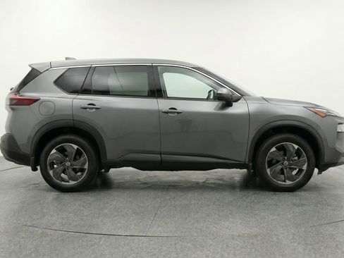 Used 2025 Nissan Rogue SV FWD image 11