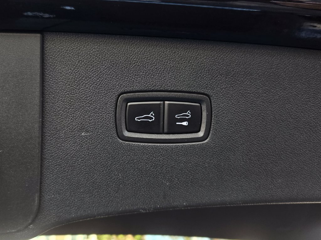 Used 2023 Porsche Cayenne Platinum Edition w/ Premium Package Plus (PIA) AWD/4WD image 43