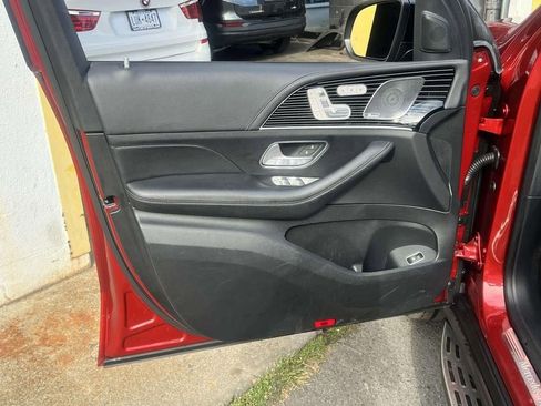 Used 2024 Mercedes-Benz GLS 580 4MATIC image 15