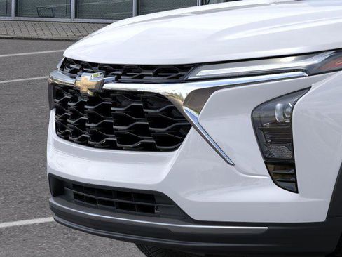 New 2025 Chevrolet Trax LT w/ Driver Confidence Package image 13