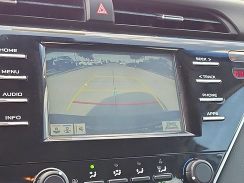 Used 2018 Toyota Camry LE w/ Convenience Package FWD image 21
