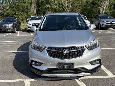 Used 2018 Buick Encore Essence FWD image 2