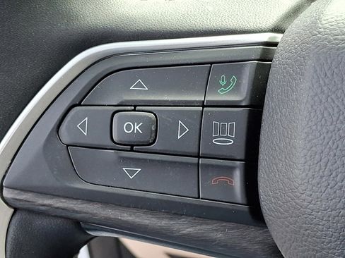 Certified 2023 Jeep Grand Cherokee Limited w/ Luxury Tech Group II AWD/4WD image 22