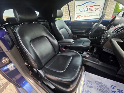 Used 2006 Volkswagen Beetle Convertible w/ Package 1 image 9