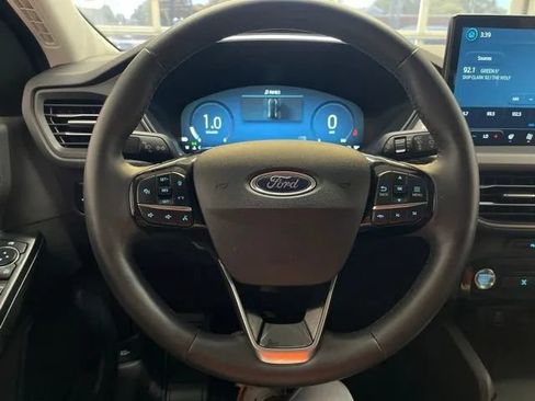 Used 2025 Ford Escape Platinum AWD/4WD image 23
