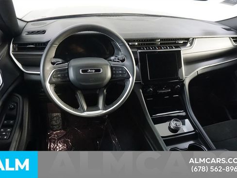 Used 2025 Jeep Grand Cherokee Altitude AWD/4WD image 23