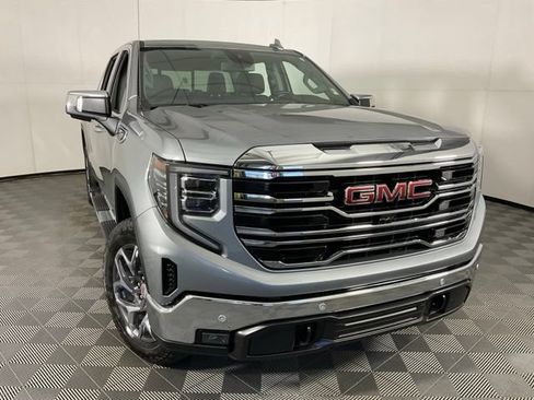 Used 2024 GMC Sierra 1500 SLT w/ SLT Premium Plus Package AWD/4WD image 10