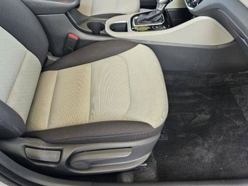 Used 2017 Hyundai Ioniq SEL FWD image 29
