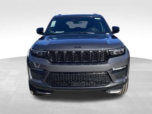 New 2025 Jeep Grand Cherokee Altitude image 2