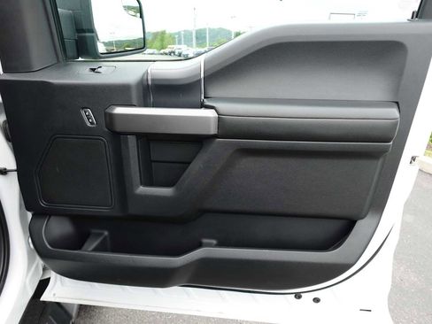 Used 2020 Ford F150 XLT w/ Equipment Group 302A Luxury AWD/4WD image 27