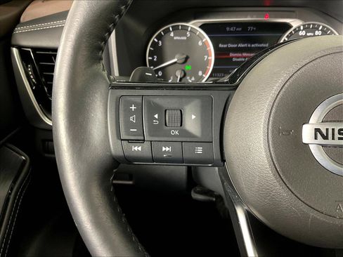Certified 2021 Nissan Rogue SV w/ Premium Package AWD/4WD image 11