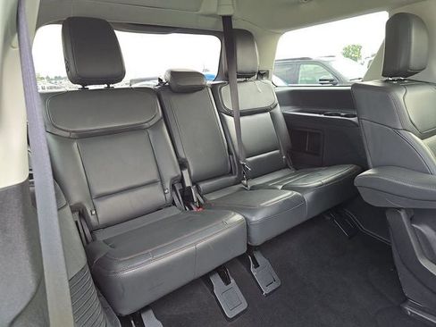Used 2025 Ford Expedition Active AWD/4WD image 9
