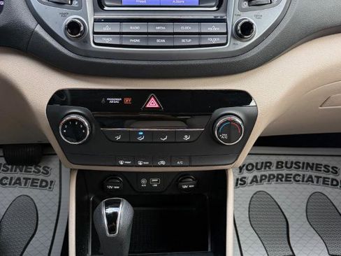 Used 2018 Hyundai Tucson SE FWD image 16