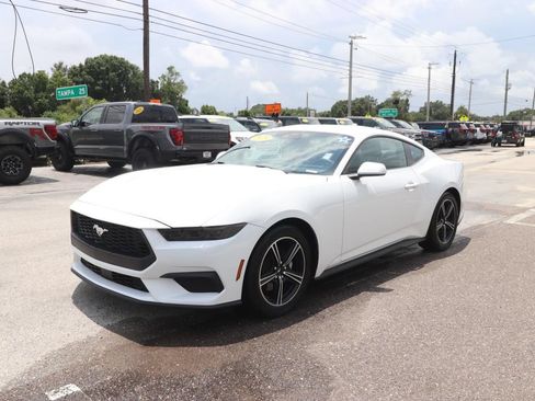 Certified 2025 Ford Mustang Coupe RWD image 3