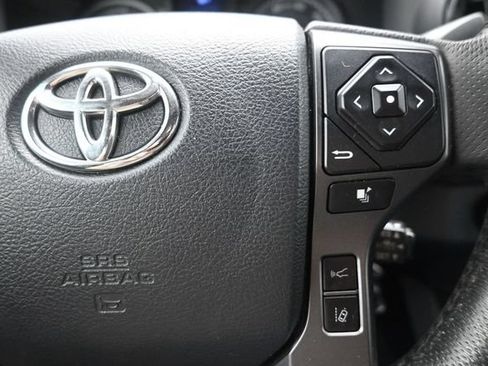 Used 2019 Toyota Tacoma TRD Off-Road AWD/4WD image 27