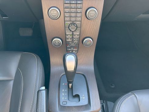 Used 2013 Volvo C70 T5 image 17