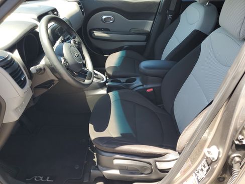 Used 2017 Kia Soul w/ Convenience Package image 10