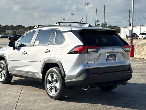 New 2025 Toyota RAV4 LE image 7