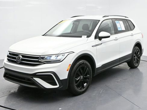 Used 2022 Volkswagen Tiguan S image 3