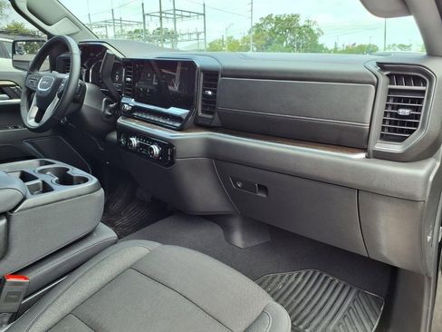 Used 2024 GMC Sierra 1500 Elevation image 11
