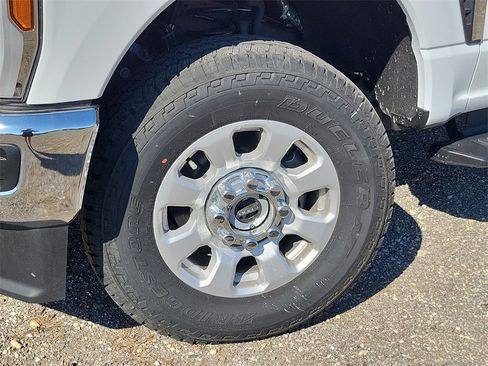 Used 2024 Ford F350 XLT w/ FX4 Off-Road Package image 18