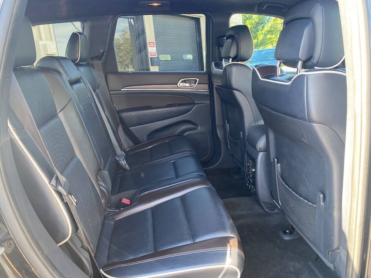 Used 2015 Jeep Grand Cherokee Overland AWD/4WD image 27