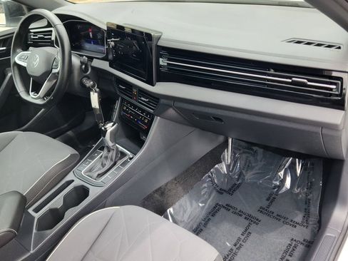 Certified 2025 Volkswagen Jetta Sport image 14