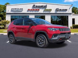 Used 2025 Jeep Compass Trailhawk AWD/4WD video 2