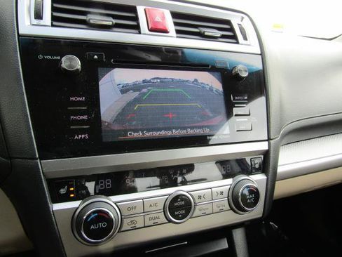 Used 2017 Subaru Legacy 2.5i Premium image 21