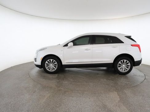 Used 2017 Cadillac XT5 Luxury w/ Driver Awareness Package image 6