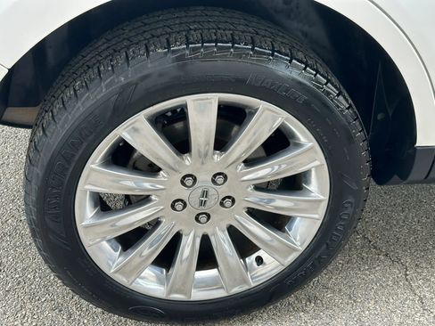 Used 2013 Lincoln MKX Sport Utility 4D image 21