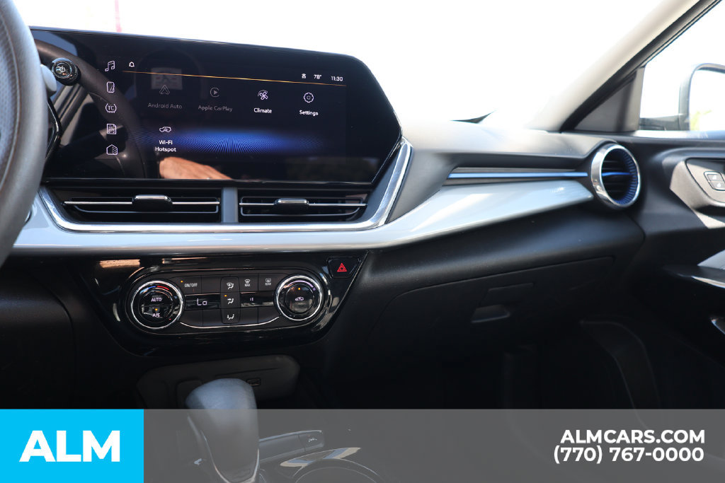 Used 2025 Chevrolet Trax LT FWD image 37