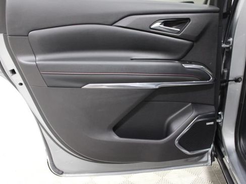 Used 2025 Chevrolet Traverse RS AWD/4WD image 24