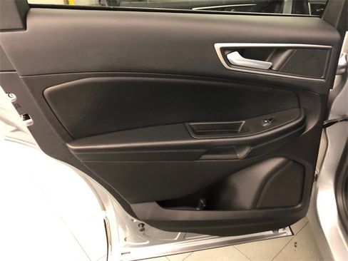 Used 2022 Ford Edge SEL w/ Convenience Package image 29