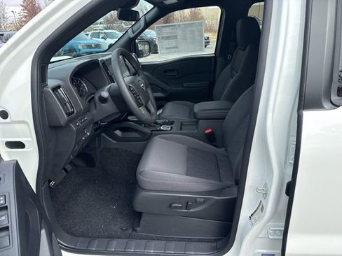 New 2026 Nissan Frontier 4x4 Crew Cab image 10