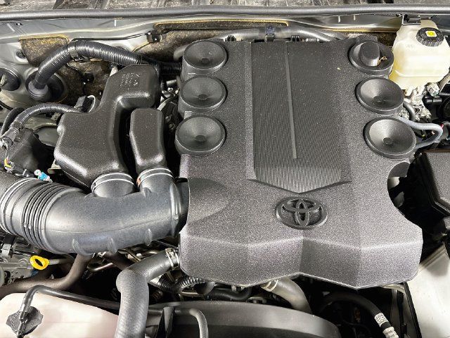 Used 2024 Toyota 4Runner TRD Off-Road Premium AWD/4WD image 31