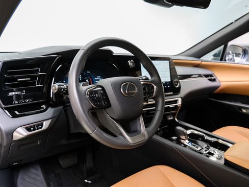 Used 2025 Lexus RX 350 FWD w/ Technology Package image 3