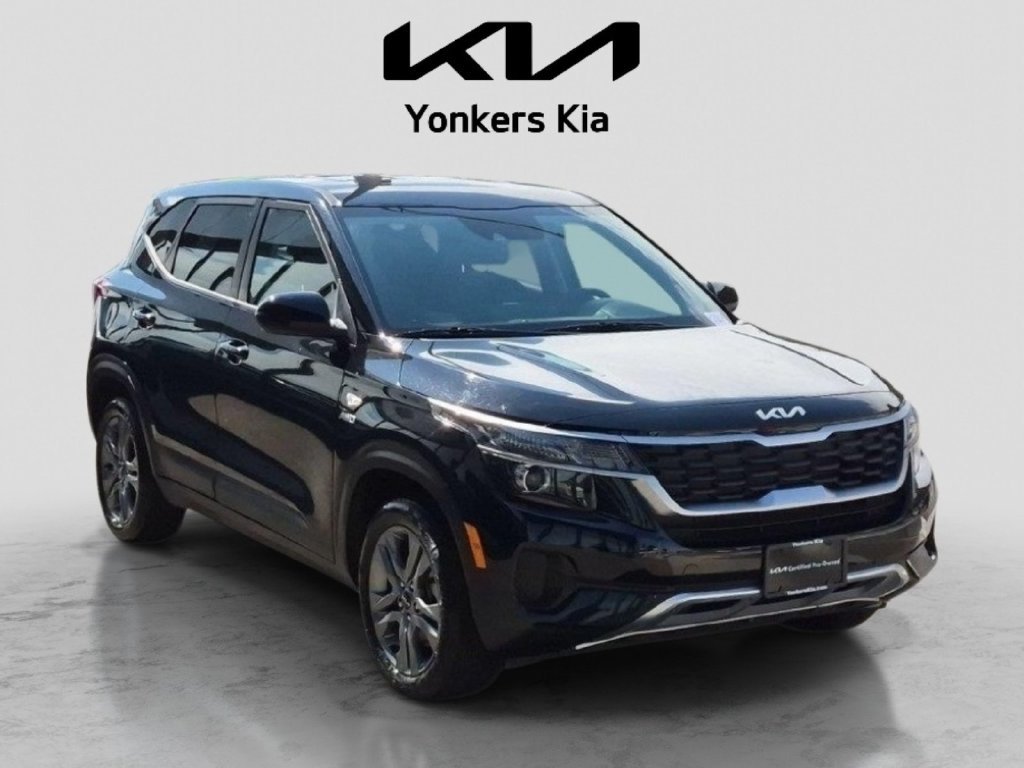 Used 2023 Kia Seltos LX AWD/4WD image 3