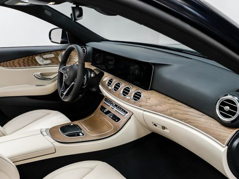 Used 2023 Mercedes-Benz E 350 4MATIC Sedan image 55