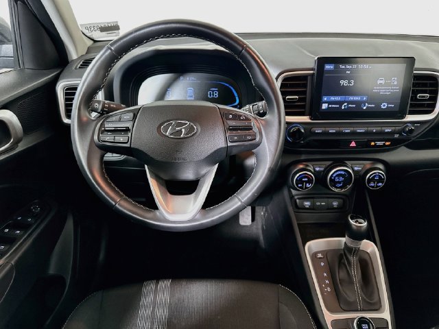 Used 2025 Hyundai Venue SEL FWD image 22