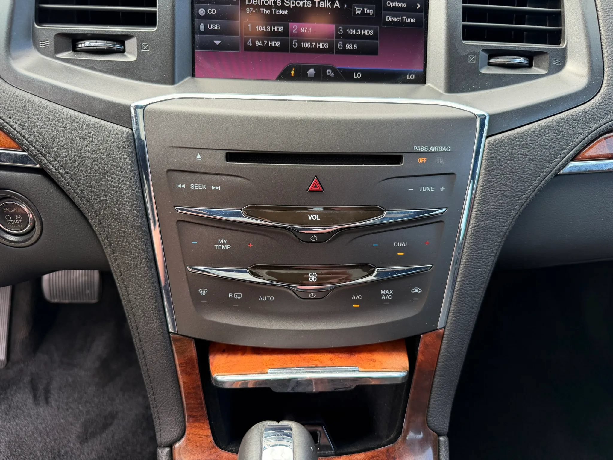 Used 2013 Lincoln MKS AWD image 20
