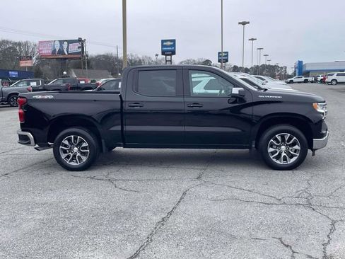 Used 2024 Chevrolet Silverado 1500 LT image 2