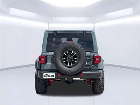 Used 2025 Jeep Wrangler Unlimited Rubicon AWD/4WD image 6