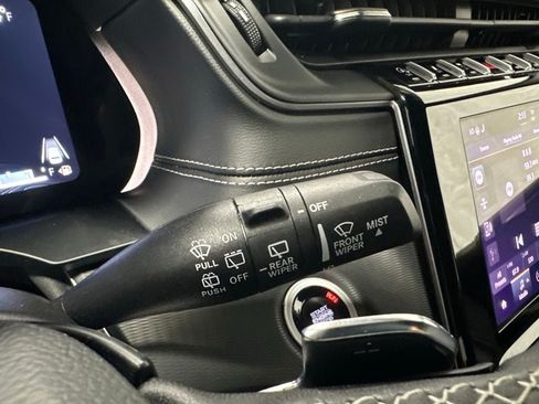 Used 2025 Jeep Grand Cherokee Altitude AWD/4WD image 20