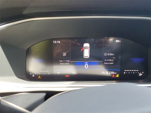 New 2025 Volkswagen Taos SE image 24