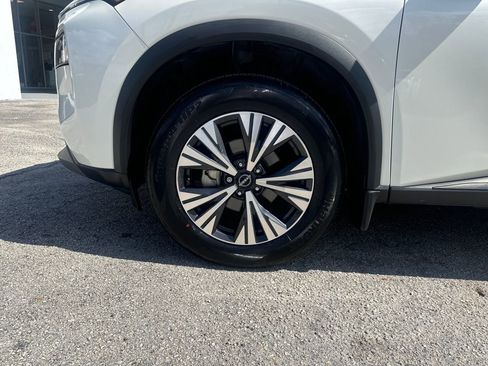 Used 2023 Nissan Rogue SV w/ SV Premium B Package image 27