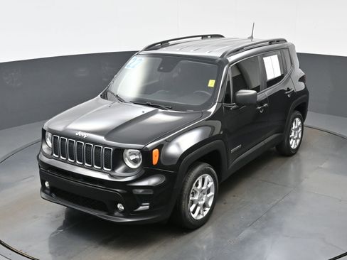 Used 2022 Jeep Renegade Latitude AWD/4WD image 30
