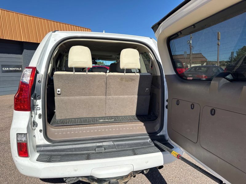 Used 2013 Lexus GX 460 Premium AWD/4WD image 29
