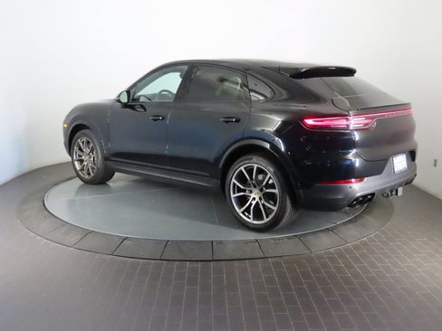 Certified 2023 Porsche Cayenne Coupe AWD/4WD image 3