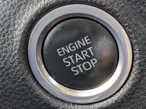 Used 2022 Toyota Tundra SR5 w/ SR5 Convenience Package image 36